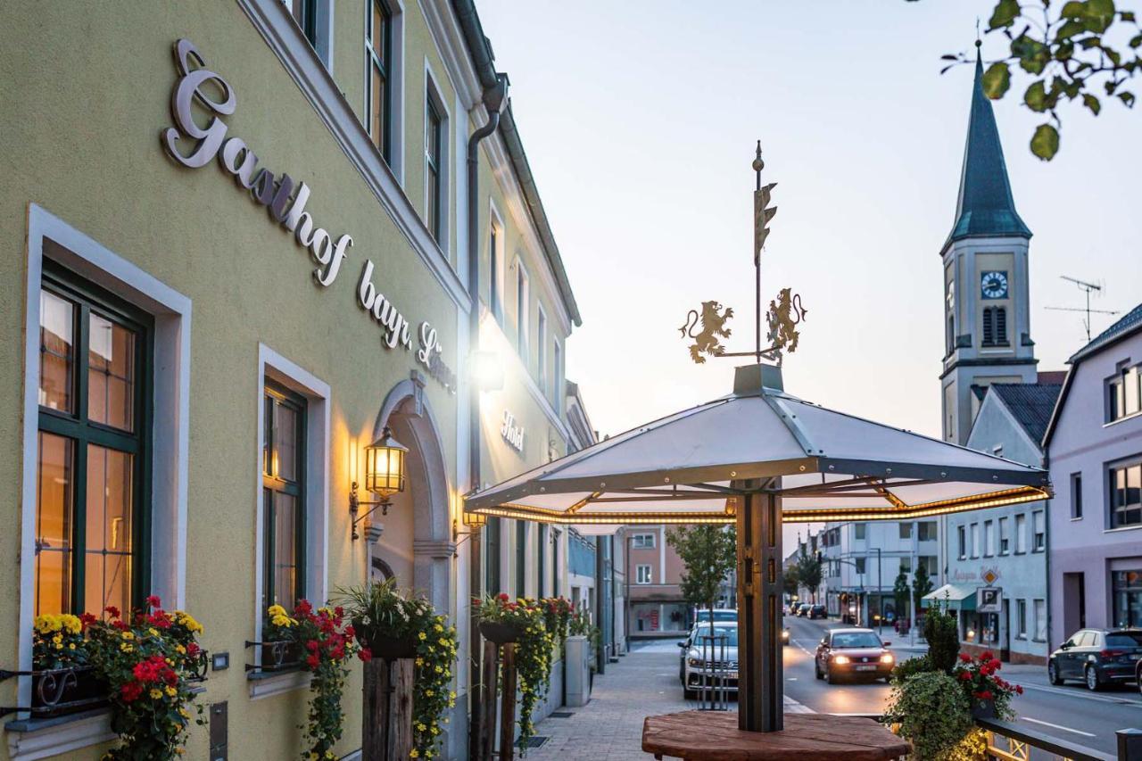 Hotel Bayrischer Loewe Osterhofen Exterior foto